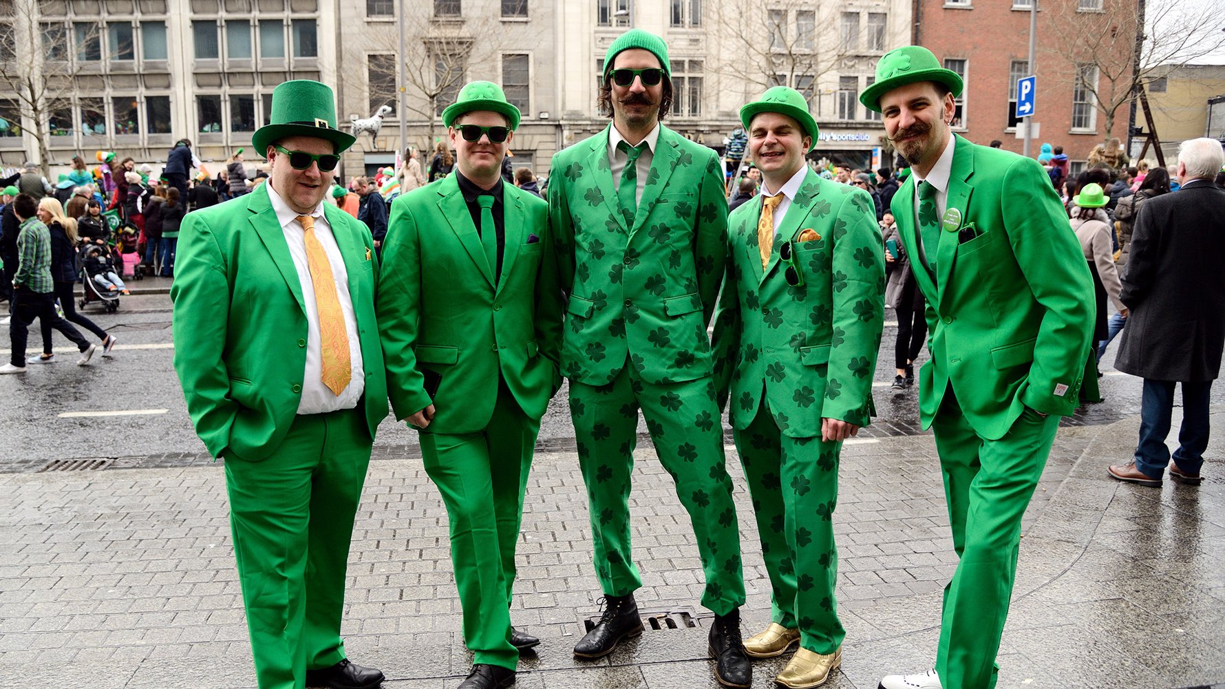 © Q Wang Shutterstock.com St. Patrick`s Day Parade in Dublin, Ireland