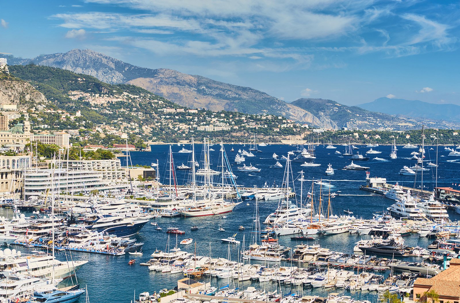 Luxury Yachts in Monaco © Drozdin Vladimir - Shutterstock.com