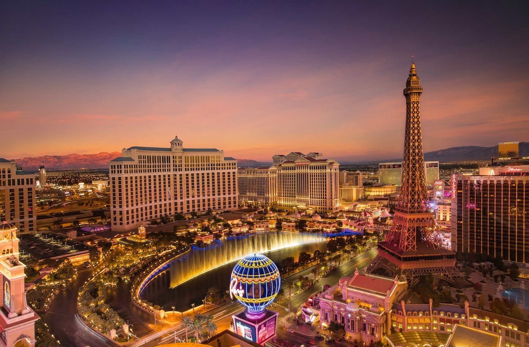 The World's Best Cities to Put on Your Poker Face - Las Vegas © stephen-leonardi-unsplash