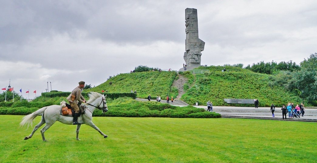 Statue to the  Defenders of Westerplatte by Dariusz Kula. Courtesy fo Gdańsk History Museum 