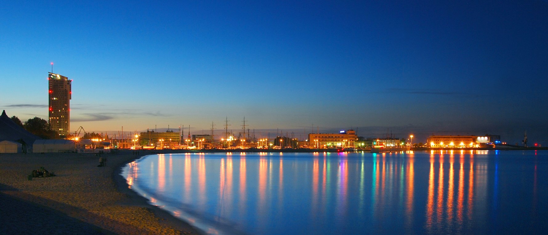 Gdynia at Night - Photo by Krzysztof Romański / Courtesy of Gdynia City Council