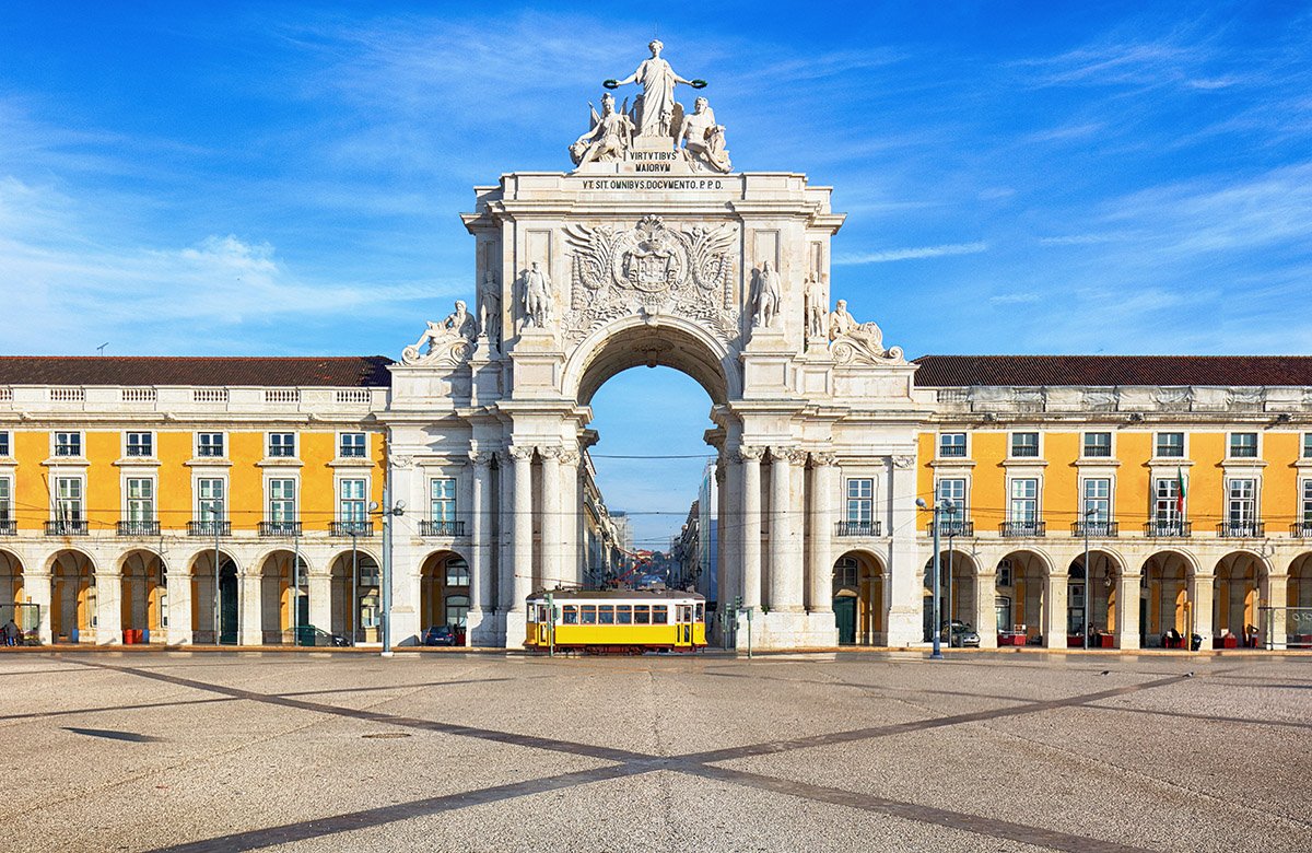 Guide to Lisbon Transport - Lisbon Tram Main Square