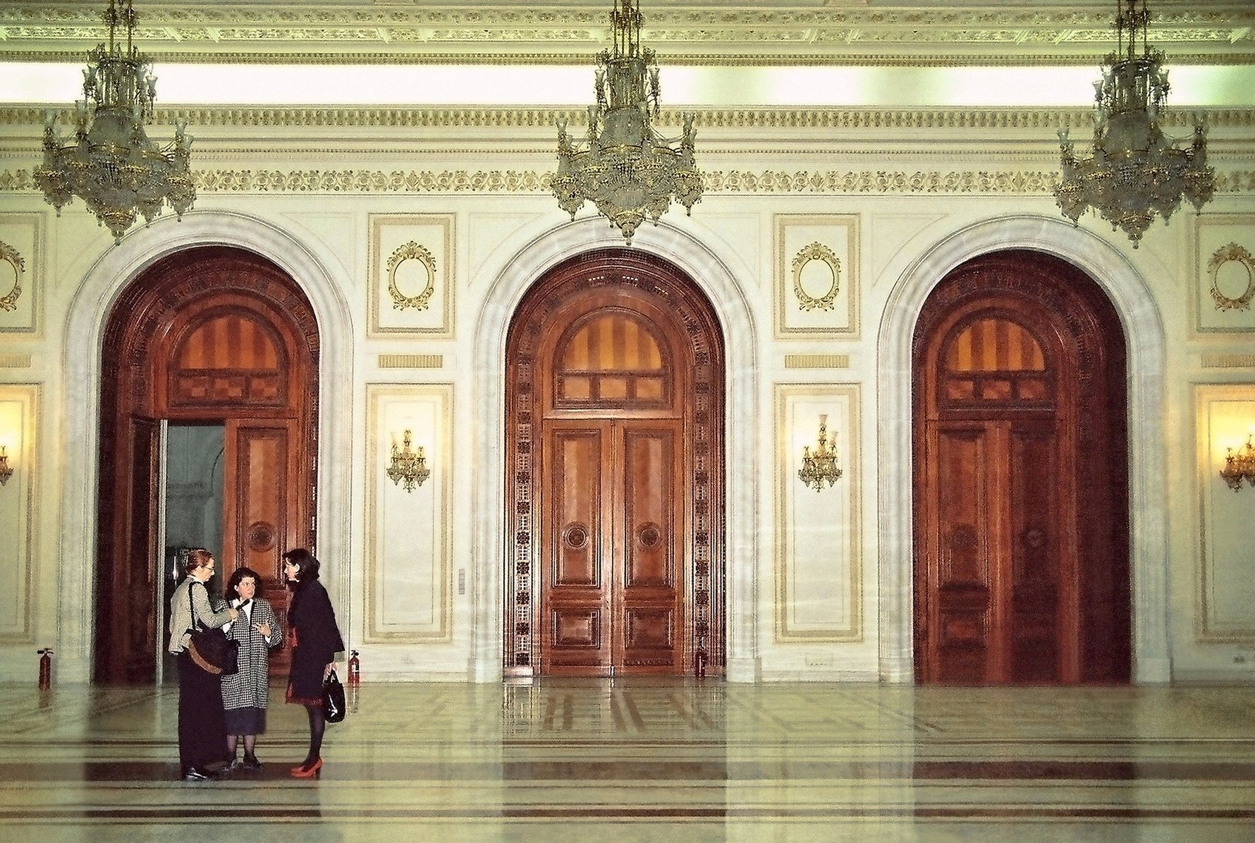 Parliament Palace, Casa Poporului in Bucharest Romania © Eugen Visan / Pixabay