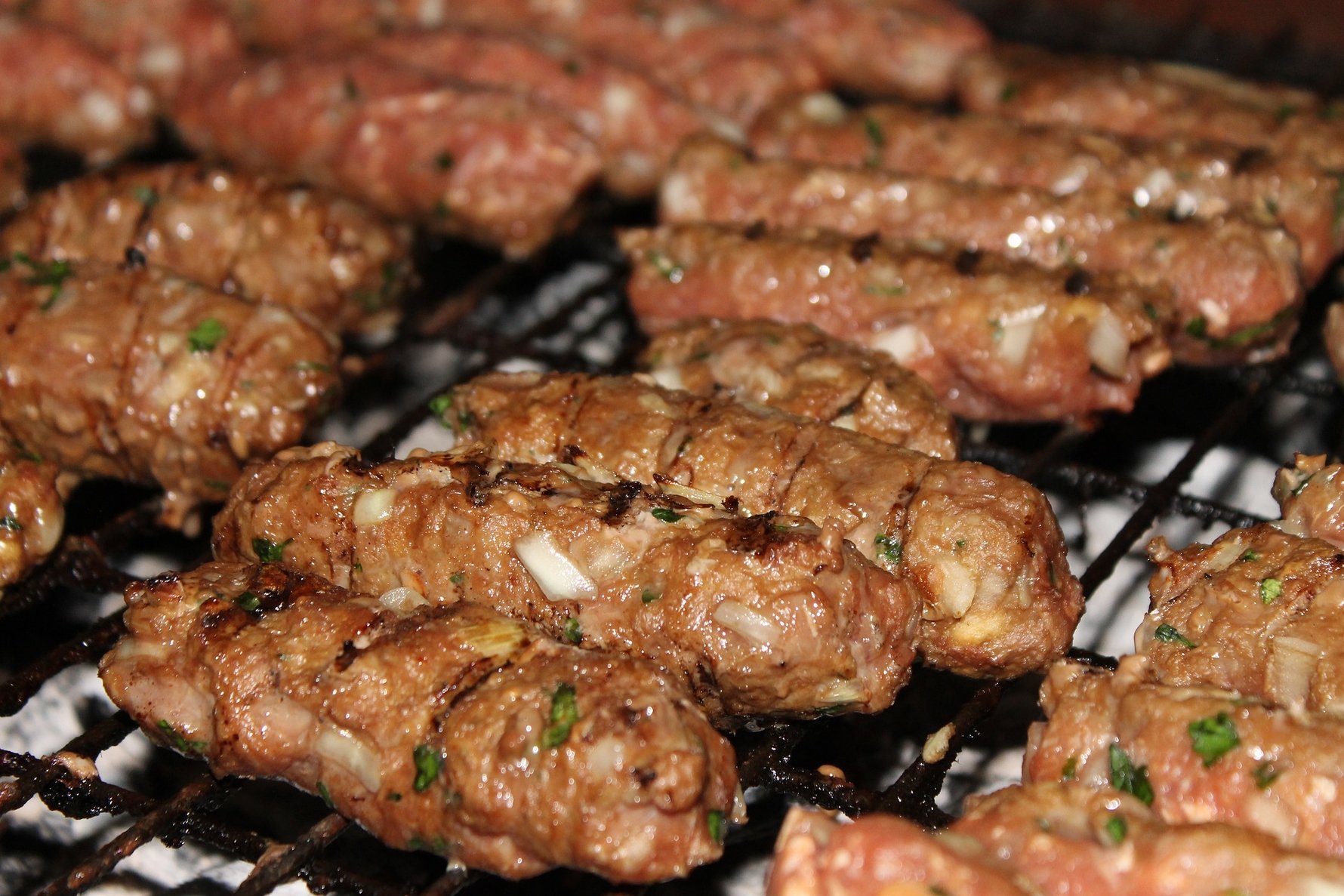 Serbian Food - Top Serbian Dishes to Try in Belgrade - cevapcici © Thoha / Pixabay