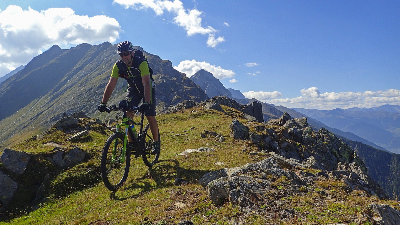 Cycling from Ljubljana to Bled © Pixabay