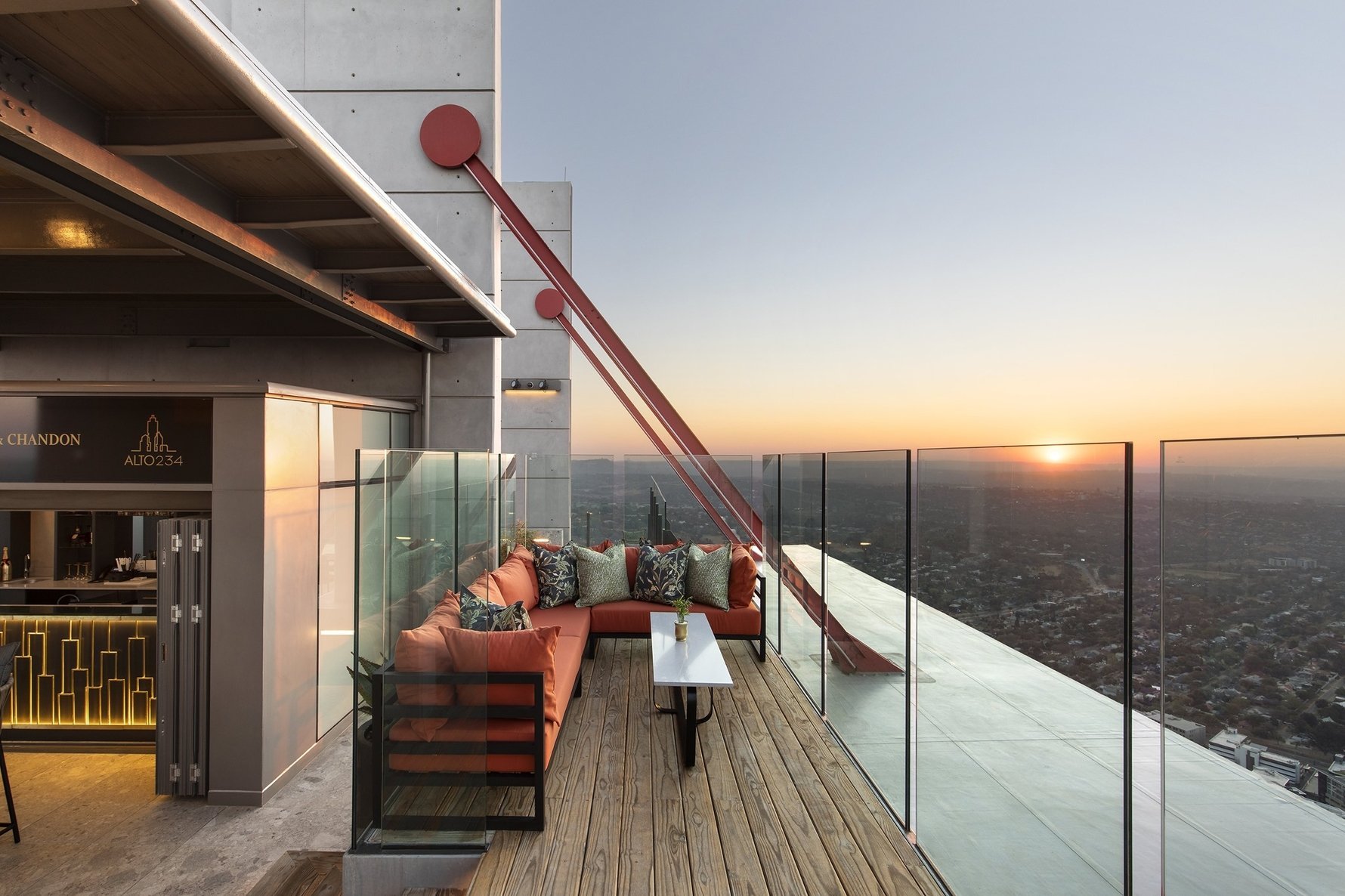  Drinks from a dizzying height at Africa's tallest urban bar, Alto234. Photo: Alto234.