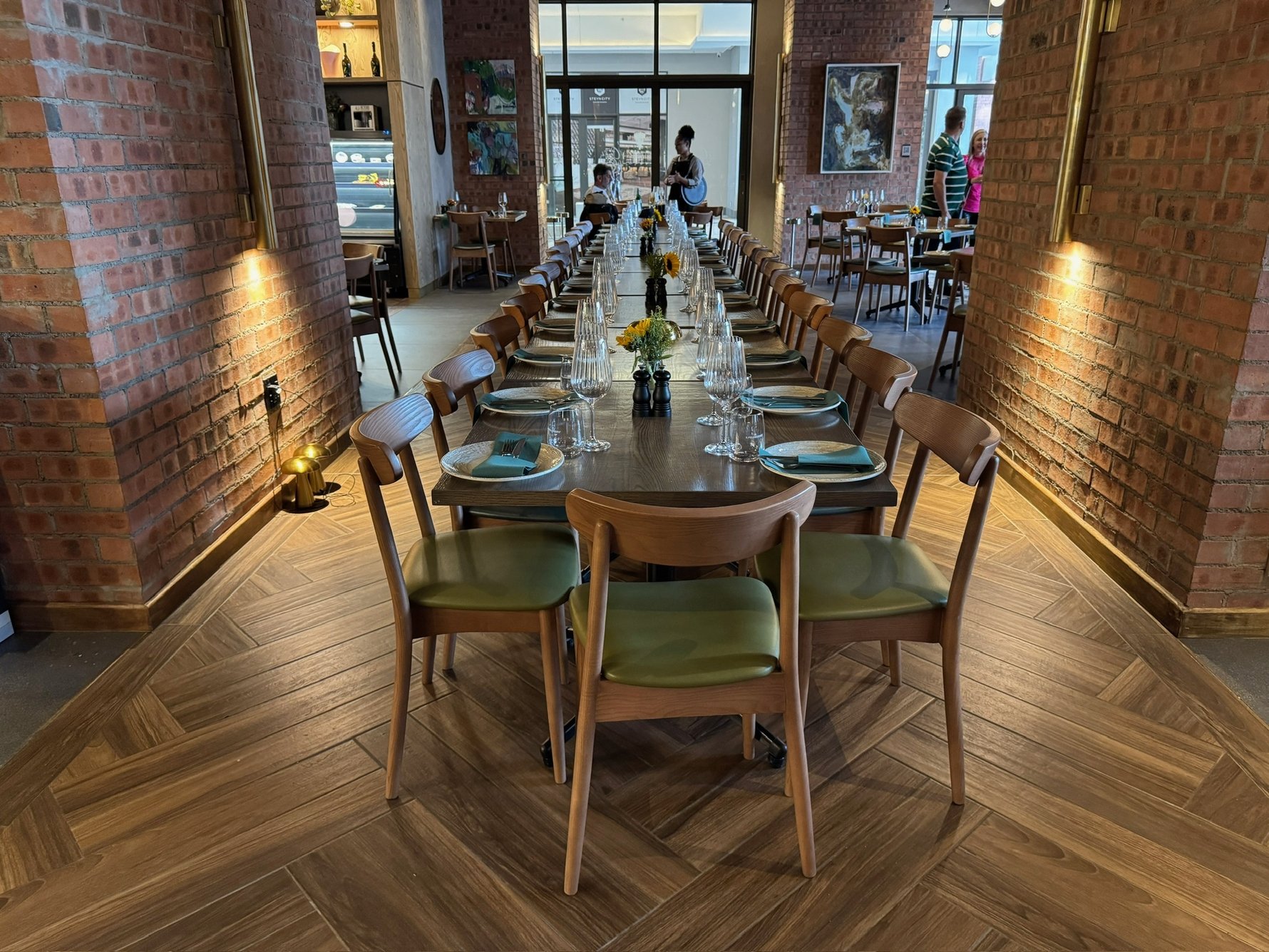 Family-style dining at Cafe Del Sol Steyn City. Photo: Johannesburg In Your Pocket.