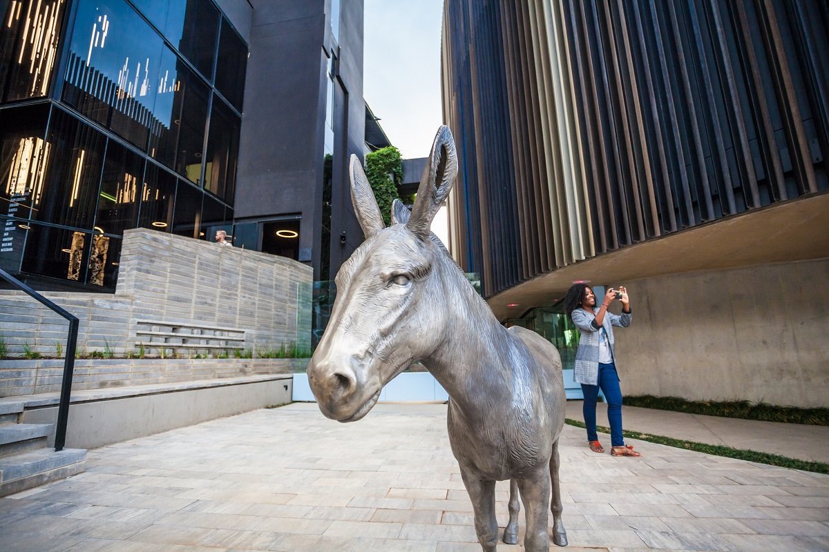 Sculpture outside Circa gallery in Keyes Art Mile, Rosebank. Photo: Justin Lee.