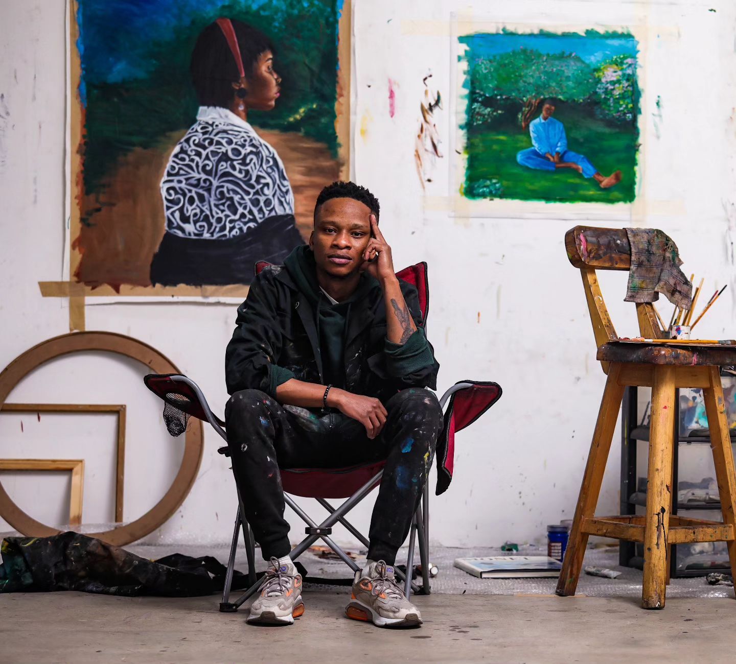 Stephen Langa in studio. Photo: Thokozani Arthur Dlamini.