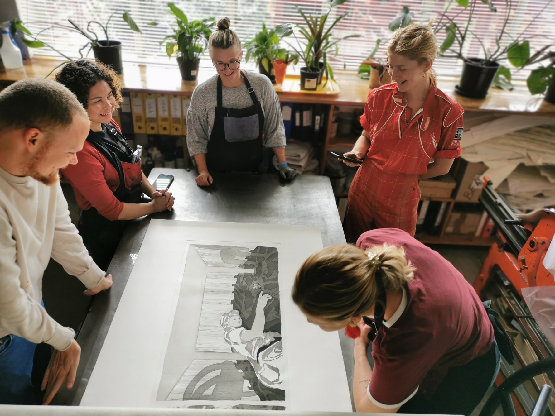 The print process - a collaboration between artist and studio - Anna van der Ploeg