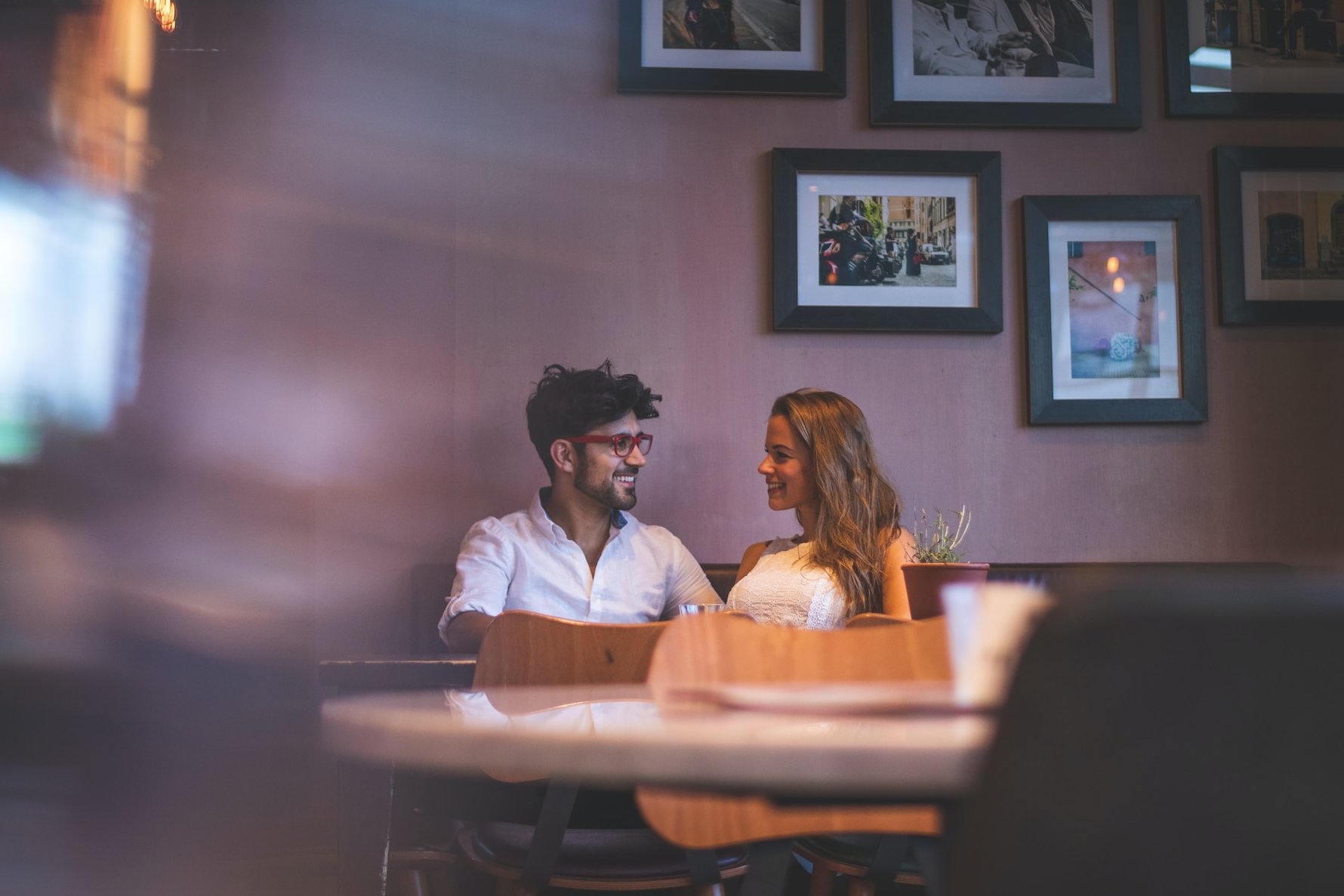 A guide to local dating and hookups © artur-tumasjan-unsplash