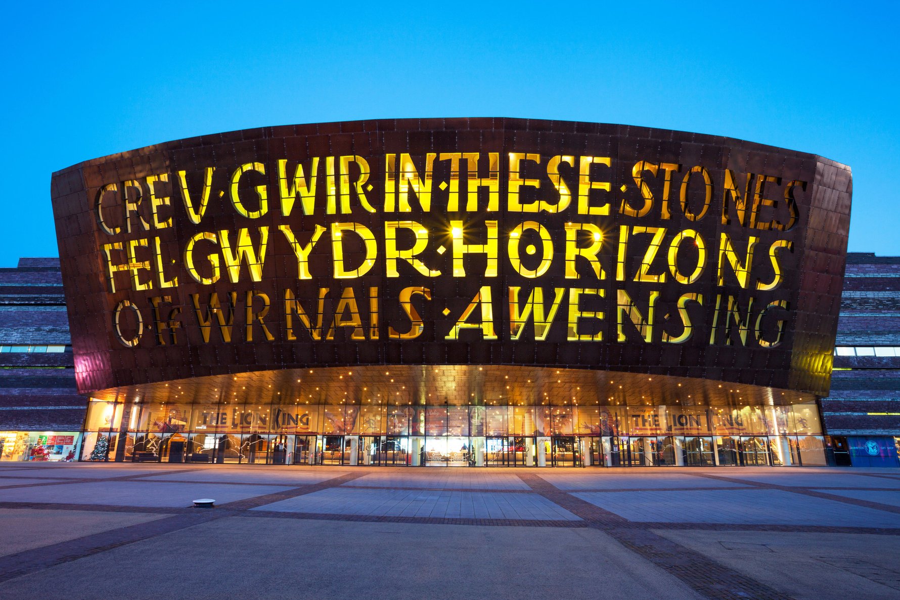 Unpronouncable welsh town names © Billy Stock - Shutterstock.com